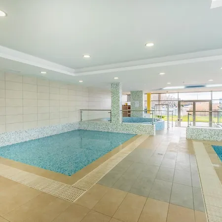 Myflat Club 218 Gold I Wellness Апартаменты *